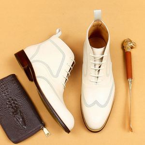 Bottes montantes à lacets pour homme en cuir véritable, style Brogue britannique, respirantes et légères, blanches, à bout pointu, collection Automne Hiver 2025 - Product Image 4