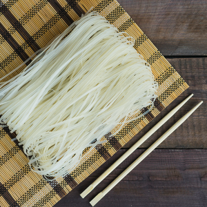 Sabor Auténtico, Perfecto para Sopa Pho, Fideos Pho Secos Profesionales OEM ODM, Producción en Masa de Fábrica, Proveedor Confiable en Vietnam - Product Image 1