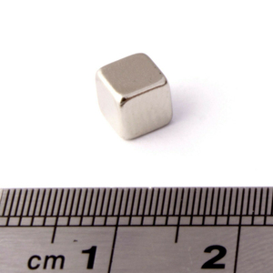 Aimants de cube en néodyme N42 5mm X 5mm X 5mm Aimants de cube en terre rare <span class=keywords><strong>Neocubes</strong></span> nickelés - Product Image 4