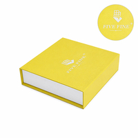 Boîte à chocolat rigide de haute qualité avec estampage à chaud, fermeture magnétique, papier spécial gaufré, boîte cadeau pour chocolat