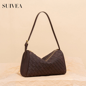 Bolso de Mano Minimalista Tejido a Mano 2026 para Mujer, Elegante y Moderno, Tipo Almohada, Textura Lujosa, Versátil, Tipo Bandolera - Product Image 4