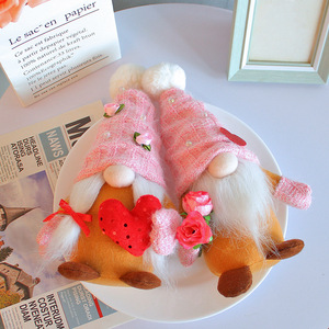 Statuetta Senza Volto per la Festa della Mamma con Rosa e Cuore, Decorazione per la Casa per la Festa della Mamma - Product Image 3