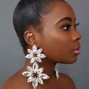 Pendientes de Botón de Lujo Europeos y Americanos de Alta Gama con Forma de Flor y Pedrería, Nuevos Pendientes Largos de Moda Exagerados - Product Image 2