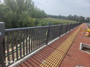 Barandilla industrial resistente atornillada: duradera para protección de almacenes de EE. UU. - Product Image 2