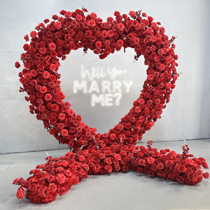 Arco de Flores Artificiales en Forma de Corazón, Arco de Boda para Decoración de Bodas - Product Image 1