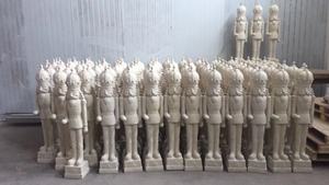 주문 크리스마스 훈장 사탕 지팡이 섬유유리 군인 동상 - Product Image 3