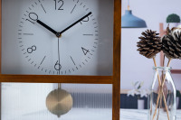 Horloge de table classique en bois de style rétro antique avec pendule