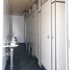 फैक्टरी मूल्य आउटडोर मोबाइल कंटेनर सार्वजनिक शौचालय पोर्टेबल 20ft 40ft कंटेनर शौचालय के लिए बिक्री - Product Image 5