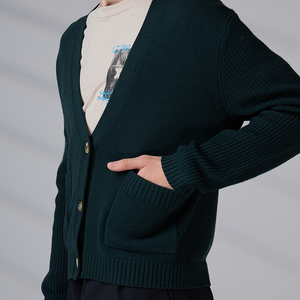 Usine de fabrication de pulls ODM, pull en laine mérinos 100% biologique, col en V, cardigan tricoté pour garçons et adolescents - Product Image 4