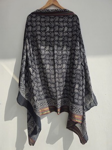 Sarongs, paréos et foulards authentiques faits à la main en bois imprimé, légers et élégants, en coton, pour femmes, vêtements de plage - Product Image 3