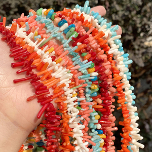 Precio de fábrica, cuentas espaciadoras sueltas de grava Irregular de concha de colores naturales para fabricación de joyería, collar de pulsera DIY hecho a mano - Product Image 2