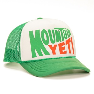 Gorras Trucker Personalizadas de Espuma de 5 Paneles con Logotipo Impreso en Verde y Malla Trasera - Product Image 3