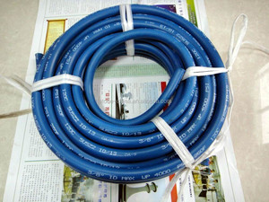 LT1104 150PSI <span class=keywords><strong>Tuyau</strong></span> d'eau potable <span class=keywords><strong>Tuyau</strong></span> hydraulique en caoutchouc Acier Noir Couvercle Rouge Bleu Enveloppe Gris Surface Couleur Fil Din Matériau Orig - Product Image 6
