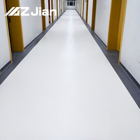 Revêtement de sol en vinyle homogène conducteur non directionnel en PVC ISO 14644 GMP pour couloir d'hôpital, 2m x 20m