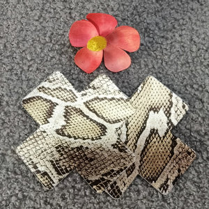 nouvelle Arrivée Marron Couvertures de Mamelon Sexy Femmes Sous-Vêtements Accessoires Peau de Serpent Motif Croix Poitrine Autoc - Product Image 5