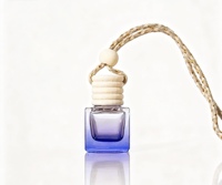 Bouteille diffuseur de parfum en verre carrée suspendue personnalisée de 8 ml, épaissie, pour voiture, ornement parfumé, désodorisant pour rétroviseur de voiture