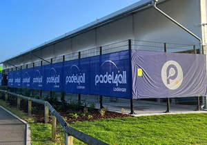 Service OEM/ODM pour les bannières en maille en gros-motif de grille <span class=keywords><strong>12x12</strong></span> avec support de conception libre bannière en maille de vinyle - Product Image 4