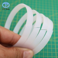 Joints d'étanchéité personnalisés en UHMWPE 80x75x10mm – Solutions d'étanchéité non standard en polyéthylène à très haut poids moléculaire pour usine