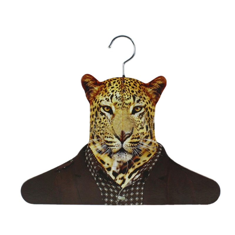 Вешалка для одежды из фанеры с головой леопарда