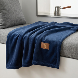 Plaids en flanelle brodés sur mesure pour hôtels, vente en gros, chauds et confortables, pour canapé, hall, hôtellerie, complexe hôtelier - Product Image 1