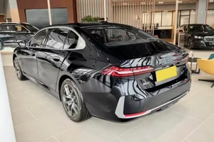 <span class=keywords><strong>B</strong></span>/<span class=keywords><strong>M</strong></span>/w I5 2025 Nero EDrive40L Veicolo Elettrico - Autonomia 618km Batteria 81.6kWh Motore 200kW Pacchetto Lusso - Product Image 4