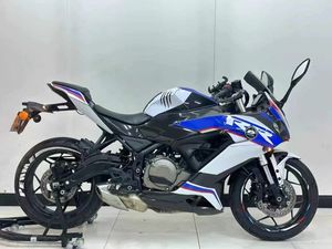 Motocicletas <span class=keywords><strong>Usadas</strong></span> QJmoto1 SR350, <span class=keywords><strong>Motos</strong></span> <span class=keywords><strong>de</strong></span> 353cc, Motocicleta Deportiva <span class=keywords><strong>de</strong></span> Gasolina, Motocicletas <span class=keywords><strong>de</strong></span> Carreras - Product Image 1