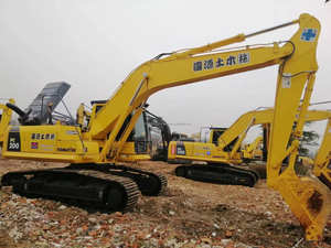 Excavadora de orugas de 20 toneladas Komatsu PC200 usada de Japón, excavadora de movimiento de tierras con motor central y componentes de caja de cambios a la venta - Product Image 2