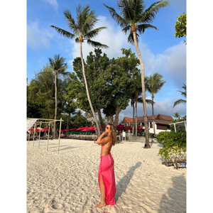 Maxi gonna con spacco laterale in raso rosa caldo con stampa pelle di serpente - Product Image 2