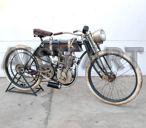 Retro First <span class=keywords><strong>Harley</strong></span> Indian Motorcycle 1:1 Modelo de metal Pintado a mano Decoración suave para Bar Cafetería Restaurante - Product Image 2