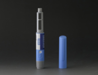 Stylo interne jetable à visser avec capuchon, 3 ml, fonctionnement par bouton.