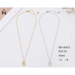 Collier avec pendentif en diamant lettre Q 10x15 cm, chaîne en acier, or, argent - Product Image 1