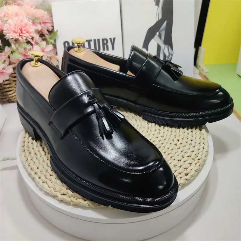 Clássico Design Borlas Mocassim Sapatos Atacado Moda Durável Deslizamento Em Negócios Formais Vestido De Casamento Sapatos Para Homens