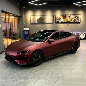 Pellicola Vinilica Opaca PET Rosso Romani per Wrapping Auto, Adesivo per Carrozzeria, Protezione Vernice Anti-Graffio, Autoriparante, Resistente ai Raggi UV - Product Image 2