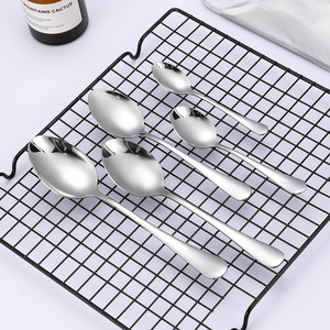Cuchara de Mesa de Acero Inoxidable de Grado Alimenticio Cuchara <span class=keywords><strong>para</strong></span> Postre Café Ensalada Cuchillo <span class=keywords><strong>para</strong></span> Carne Tenedor Cucharilla Venta al por Mayor - Product Image 5