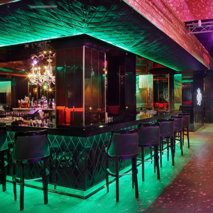 Conception de comptoir de bar à cocktails personnalisé haut de gamme Disposition de bar de discothèque élégante pour boire de l'alcool Vitrines de cocktails de qualité supérieure - Product Image 1