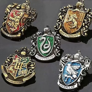Broche Accessoire en Métal Électroplaqué avec Motif <span class=keywords><strong>de</strong></span> Chouette et Armoiries <span class=keywords><strong>de</strong></span> Maison, Style Dessin Animé Mignon et Créatif, Thème Académie Magique, avec Effet Goutte d'Huile, Vente en Gros - Product Image 2