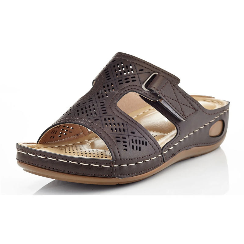 สีน้ำตาลเข้ม