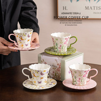 Ensemble tasse et soucoupe à café en céramique vintage de luxe léger à motif floral rétro, design exquis et esthétique, 250 ml ; Parfait pour le thé