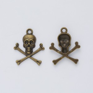 Pendentif Tête de Mort en Alliage de Zinc Argenté Antique pour Accessoires de Cosplay Pirate Halloween - Product Image 6