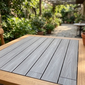 Tarima de WPC Vanjoin Hueco con Relieve de Madera Natural - Antideslizante y de Bajo Mantenimiento para Piscinas y Balcones - Product Image 1