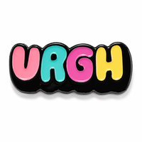 Broches et badges en émail souple personnalisés, lettres vertes, pour vêtements et vestes, en métal, qui brillent dans le noir, vente en gros