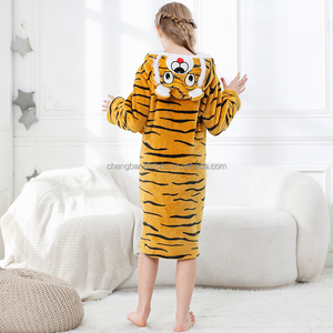 3-13Y Enfants Flanelle Animal Imprimé Peignoir Bébé Filles <span class=keywords><strong>Garçon</strong></span> À Capuche <span class=keywords><strong>Pyjama</strong></span> Doux Robe De Bain Vêtements De Nuit <span class=keywords><strong>Adolescent</strong></span> Toddler Bathwear - Product Image 5
