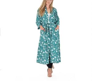 Ensembles de chemise de nuit pour femmes personnalisés motif de rayonnes lisses et soyeuses chemises de nuit et shorts deux pièces polyvalents - Product Image 4