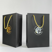 Sac fourre-tout en carton de luxe personnalisé, avec poignée longue, recyclable, durable, personnalisable pour chaussures, cadeaux, artisanat