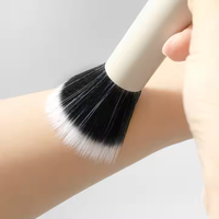 Pinceau de maquillage individuel pour fond de teint, en poils synthétiques doux et vegan, format voyage, avec logo personnalisé, vente en gros usine