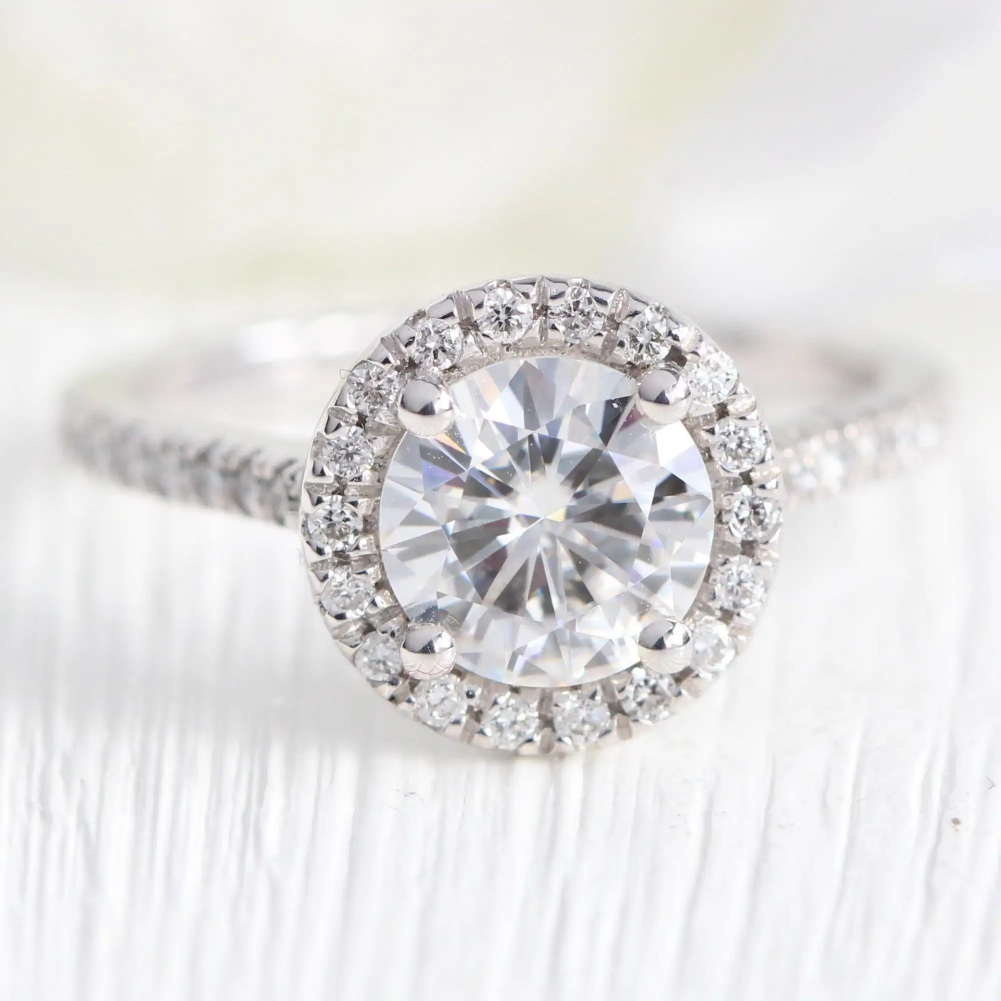 Halo Diamond Cvd Lab GrownDiamond Ring 18K White Gold Eternity Wedding Ring