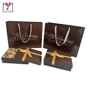 Sac à main en carton de luxe durable 50*40*10cm pour l'emballage de produits ménagers et cosmétiques, sacs en papier de grande taille avec logo personnalisé imprimé - Product Image 1