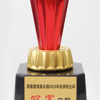 Rouge Vert Bleu Pigeon Trophée Décor Sport Compétition Prix Trophée Événement et Banquet Activités Cadeau Personnalisé Métal Trophée Tasse