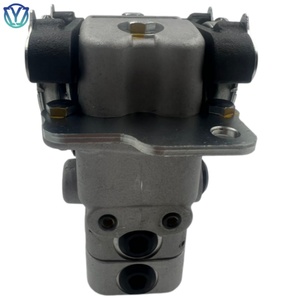 วาล์วเท้าเหยียบรถขุด PC200-7 PC200-8 PC300-7/8 รุ่น 702-16-04250 คันบังคับการเดินทาง รุ่น 702-16-01861 702-16-01542 - Product Image 1