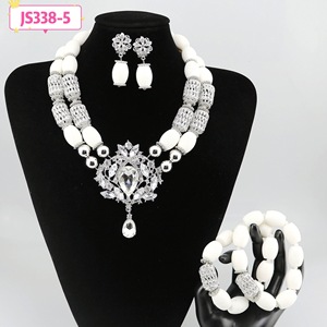 Conjunto <span class=keywords><strong>de</strong></span> joyería <span class=keywords><strong>de</strong></span> collar indio blanco, bonito conjunto <span class=keywords><strong>de</strong></span> joyería <span class=keywords><strong>de</strong></span> Europa y América con pendientes 2022 - Product Image 5